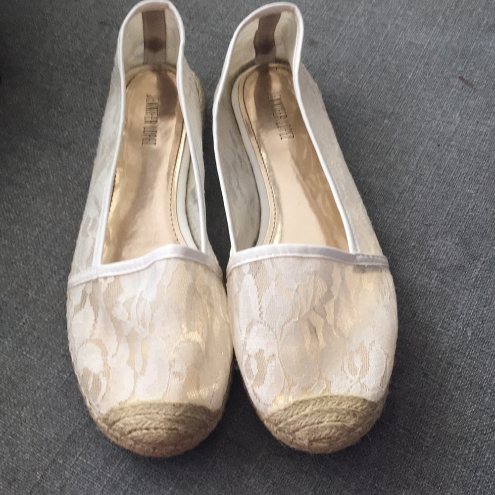 Lace flats